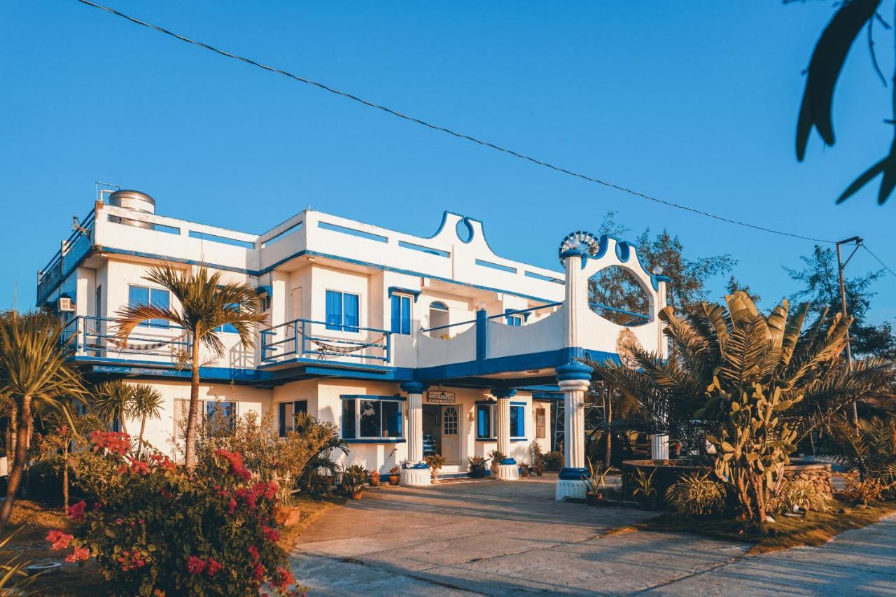 Club Monet Beachfront Resort By Cocotel Cabangan Екстер'єр фото