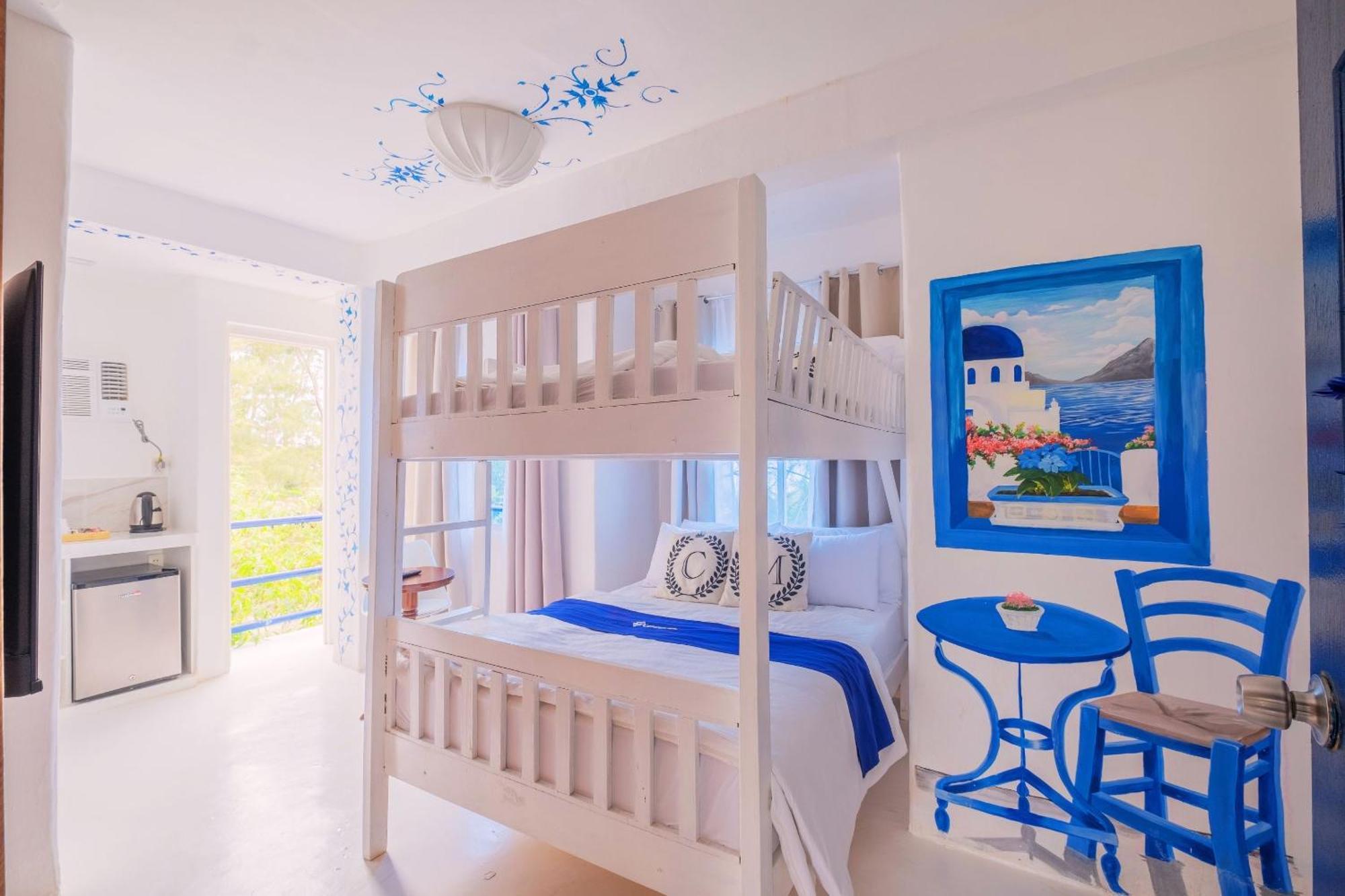 Club Monet Beachfront Resort By Cocotel Cabangan Номер фото