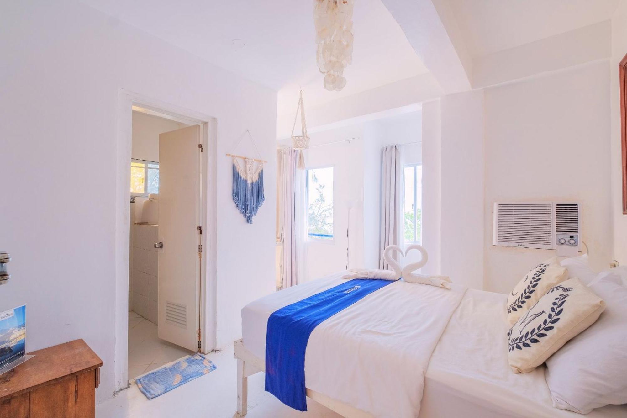 Club Monet Beachfront Resort By Cocotel Cabangan Номер фото